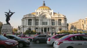 Exploring City and Institutional Transformation Through Catalytic Projects in Mexico City